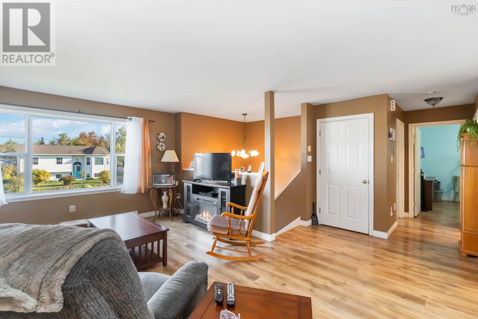 45 Grove Avenue - 7