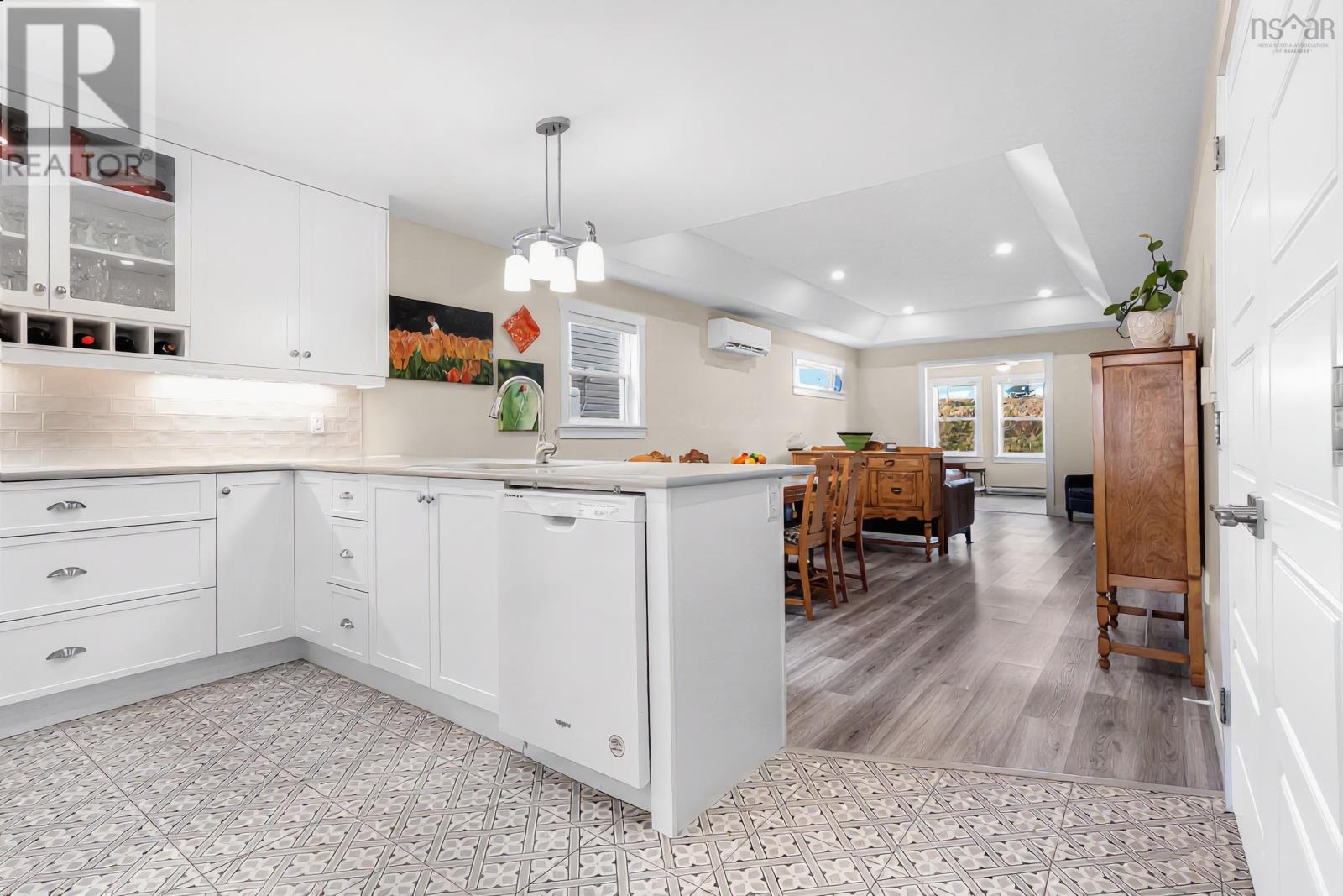 30 Elizabeth Avenue - 13