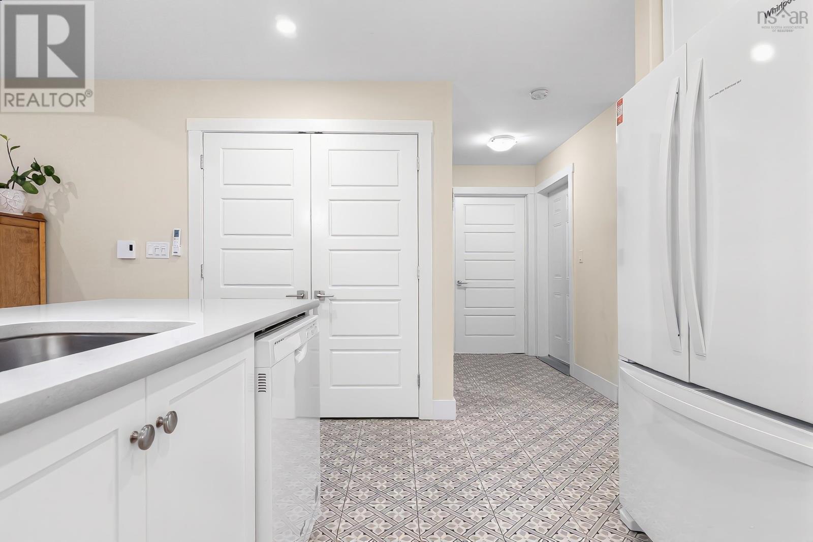 30 Elizabeth Avenue - 15