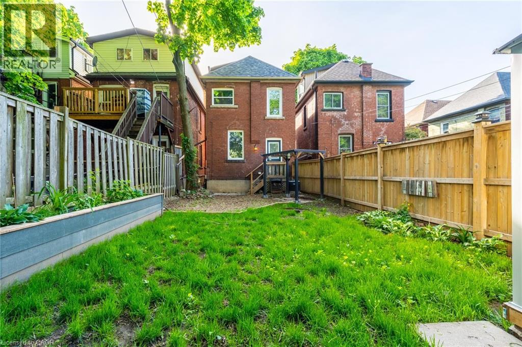 11 LORNE Avenue - 49