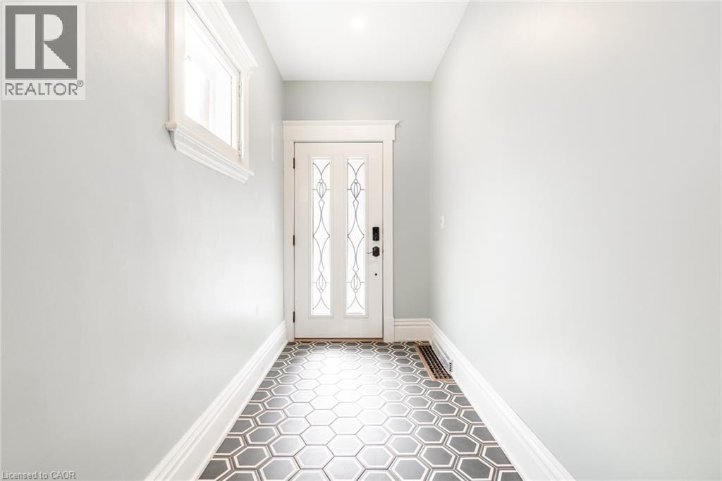 11 LORNE Avenue - 5