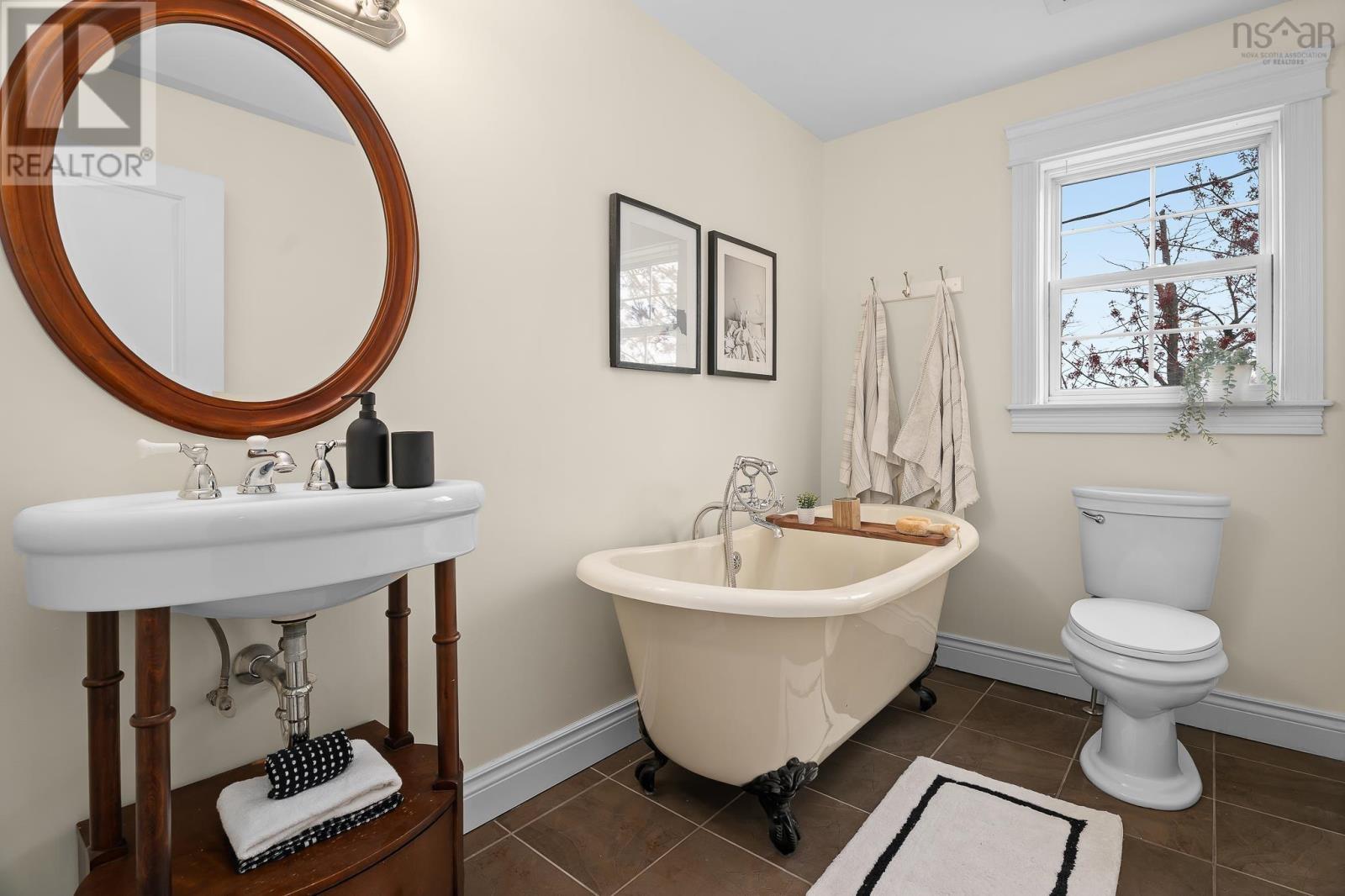Property 36 of 50 of 2303 Princess Place