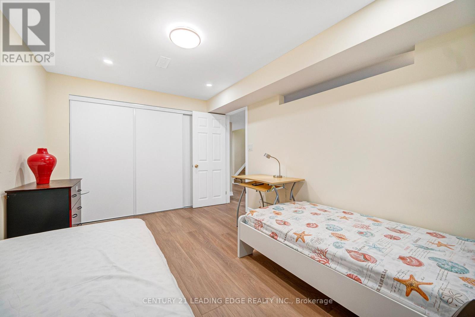 15 VINELAND STREET - 41