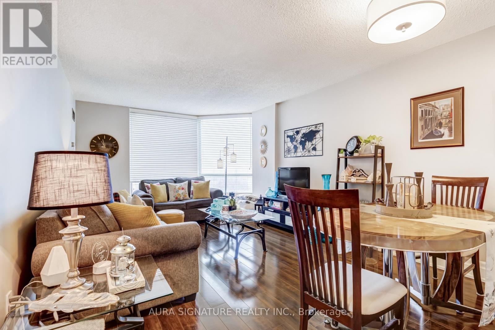 #1010 3 HICKORY TREE DRIVE - 23