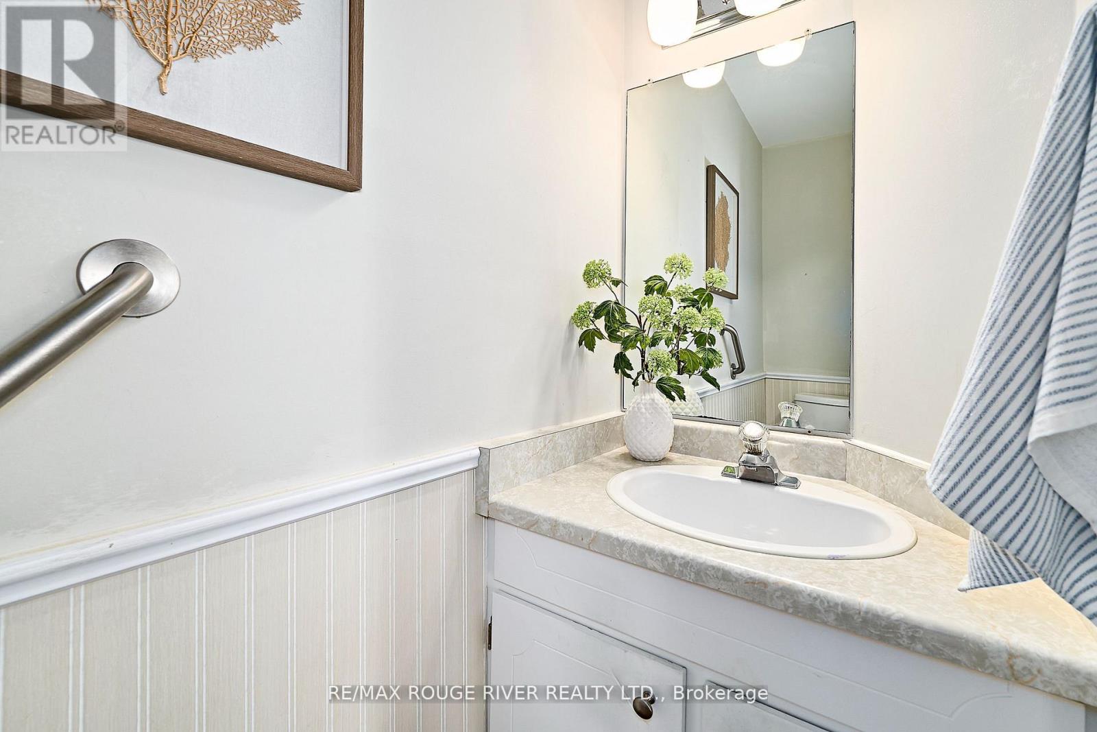 #401 337 SIMCOE STREET - 22