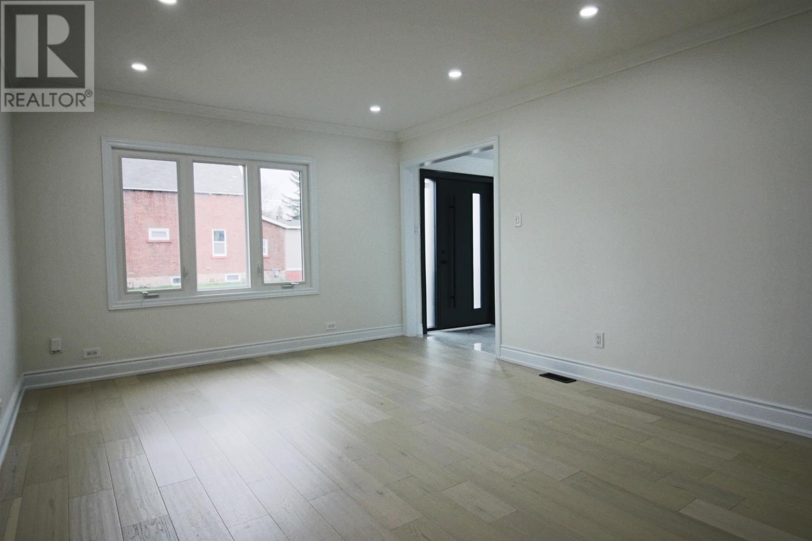35 Walnut ST, Sault Ste. Marie, Ontario, P6B2E3 — Photo 5