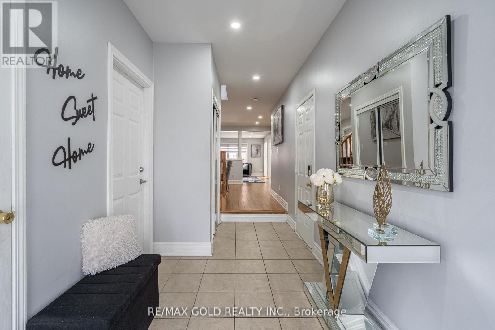 8 BAYRIDGE DRIVE - 4