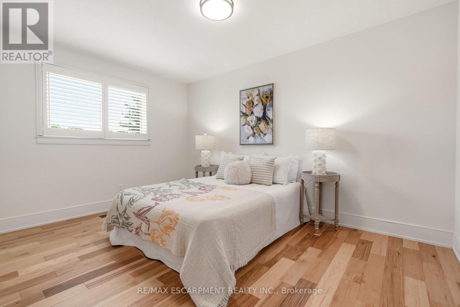2347 TWEEDSMUIR COURT - 25