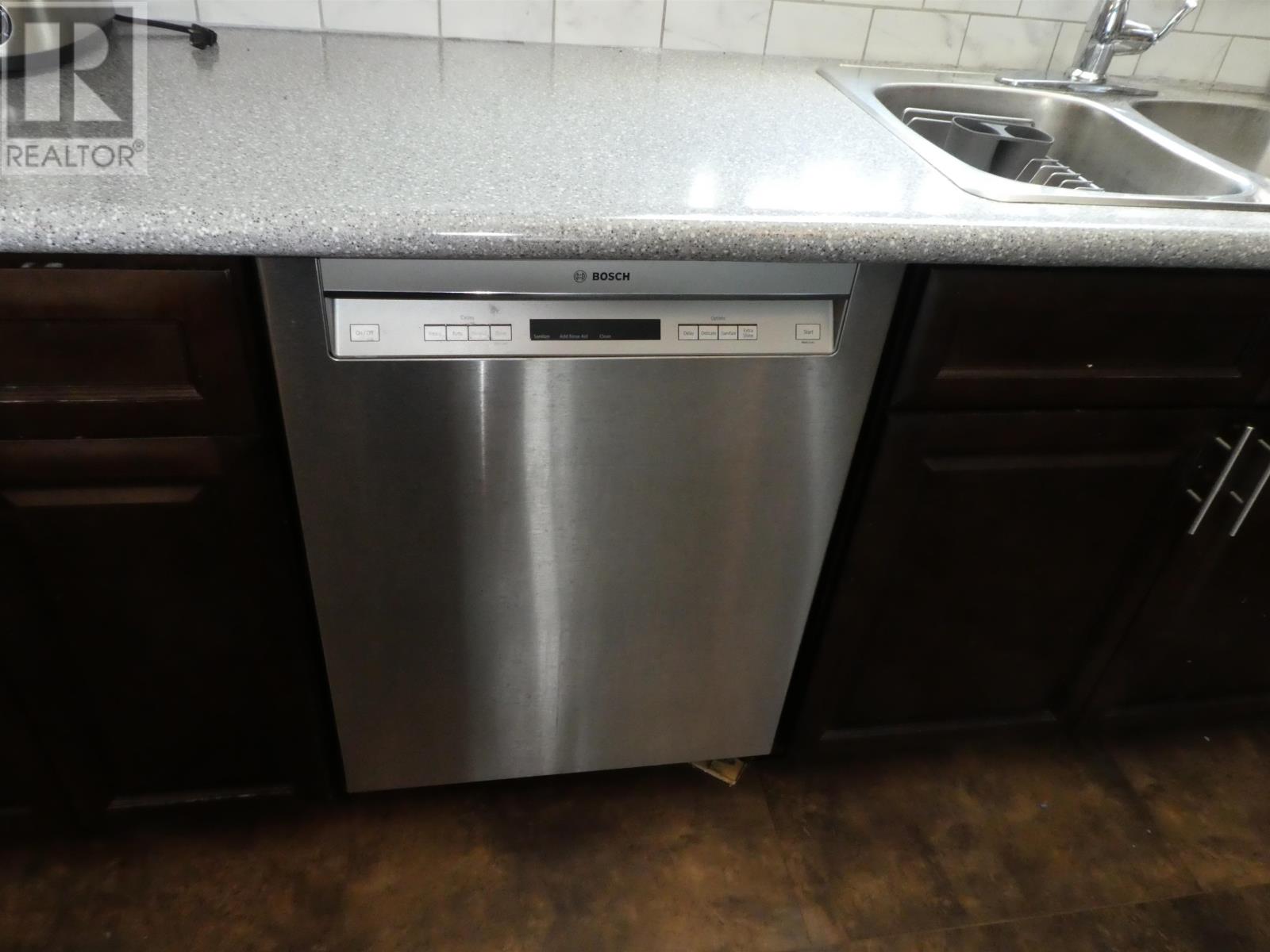 423 Birch CRES - 11