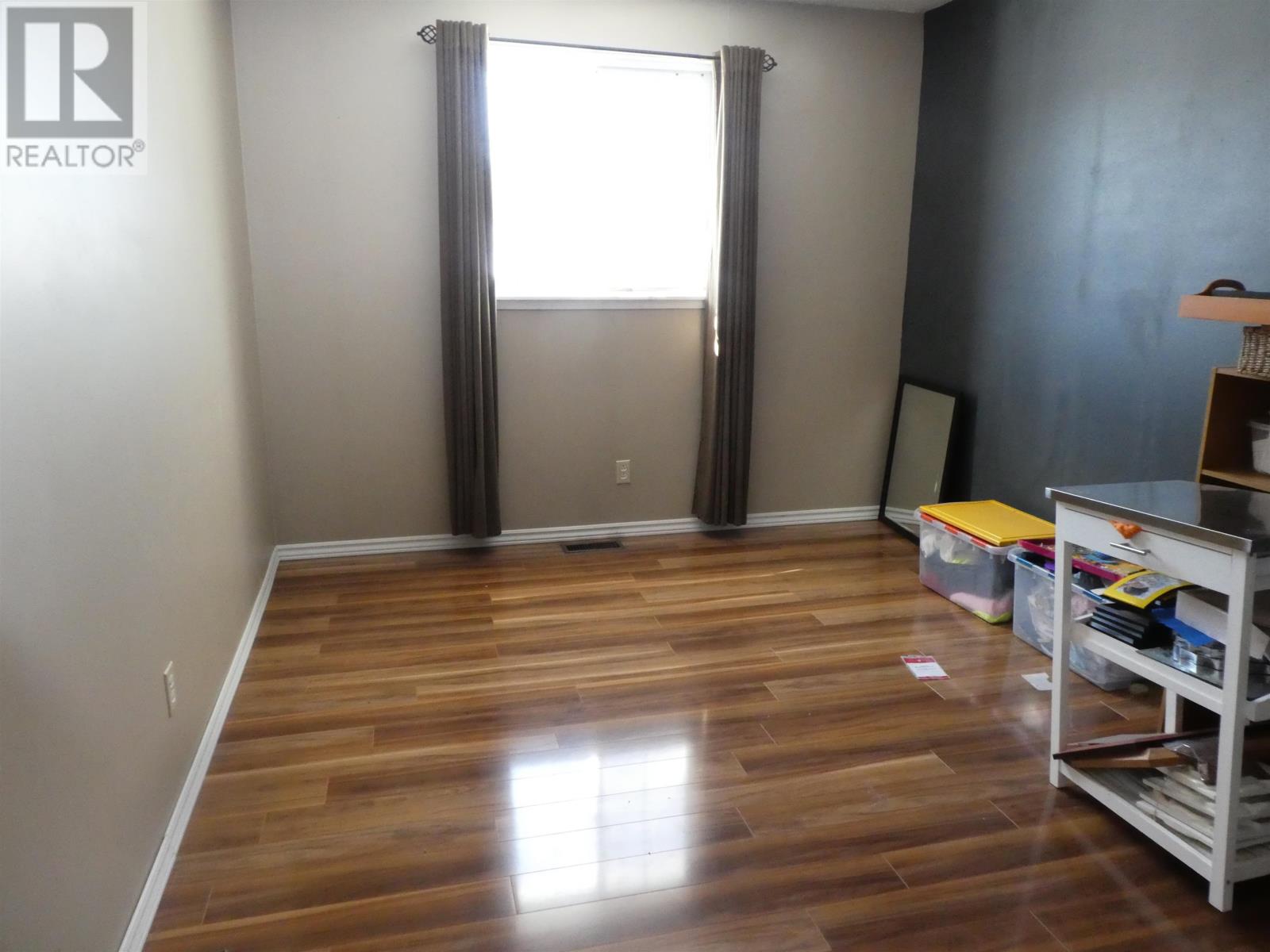423 Birch CRES - 16