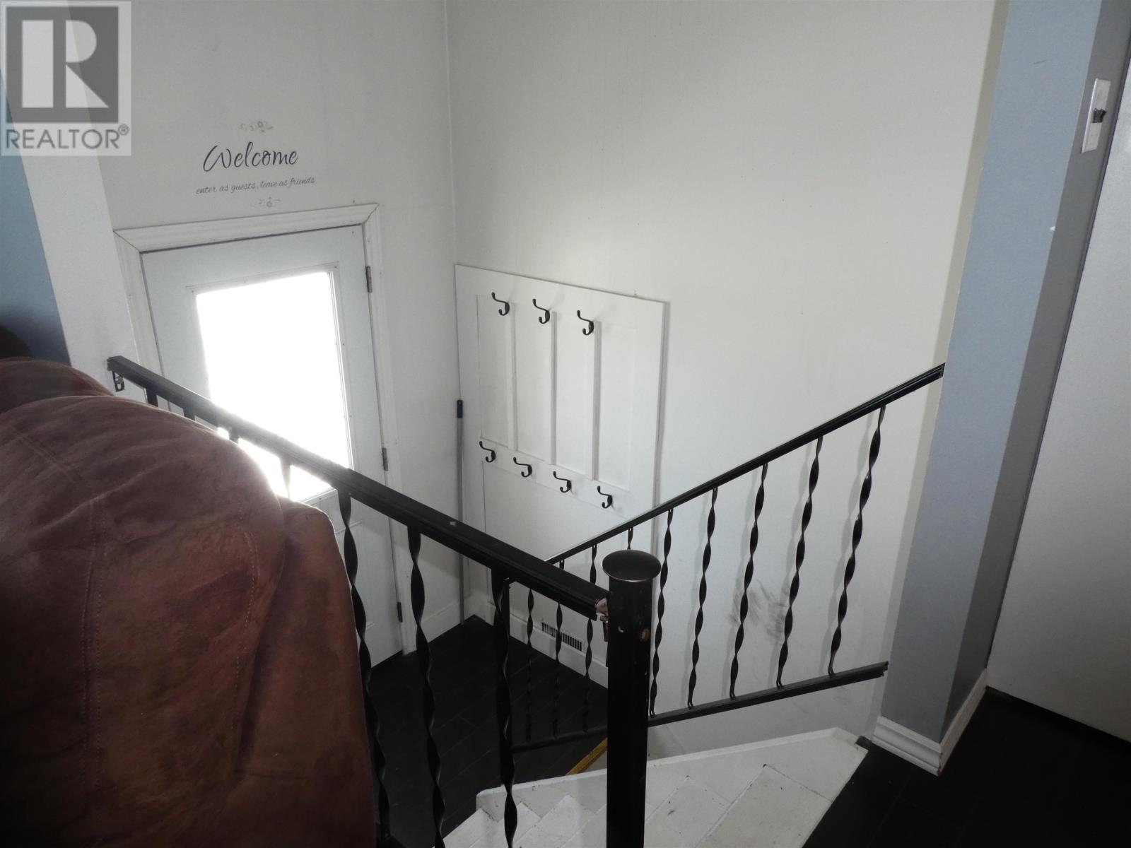 423 Birch CRES - 21