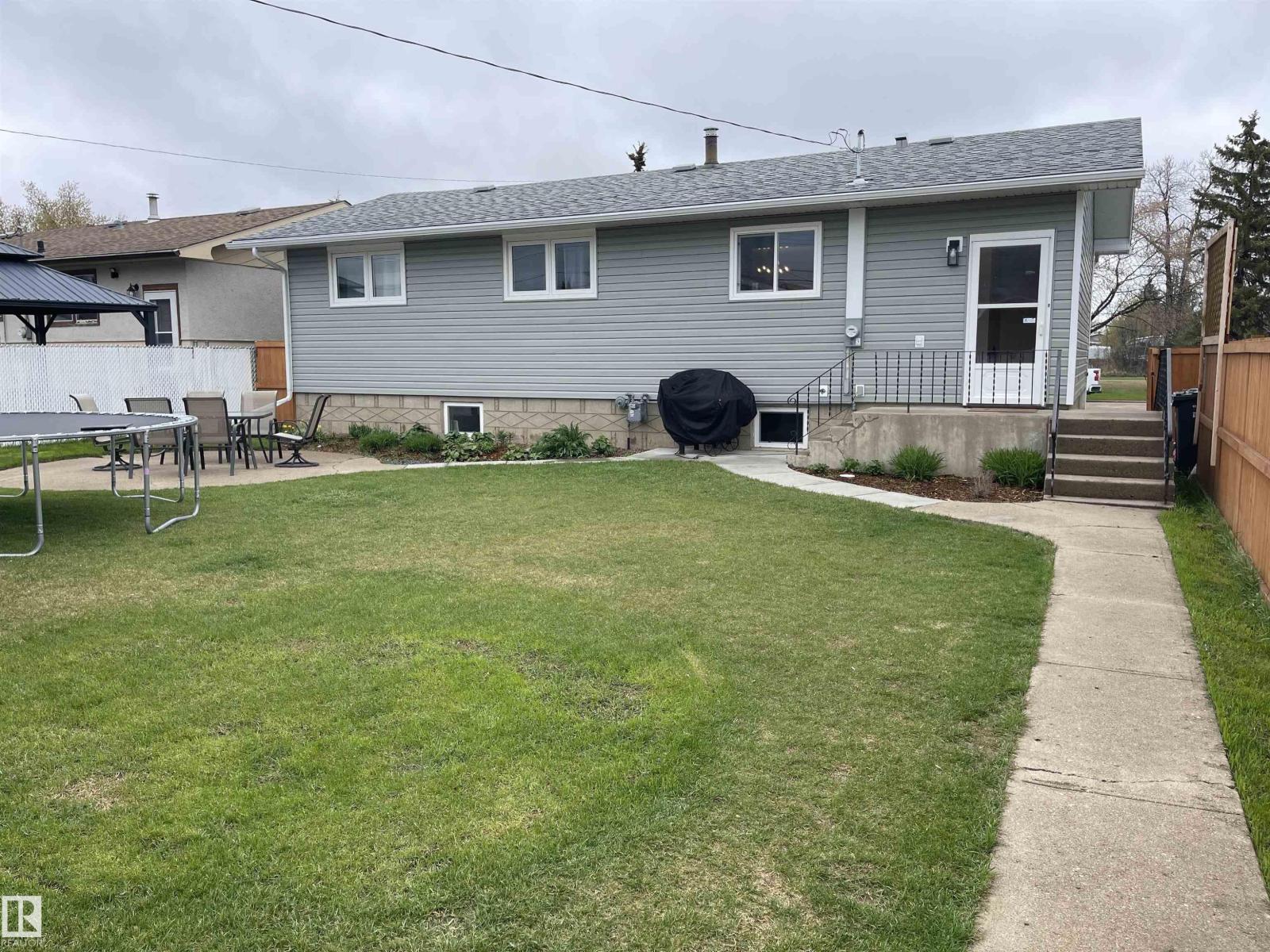5221 53 AV — photo 29