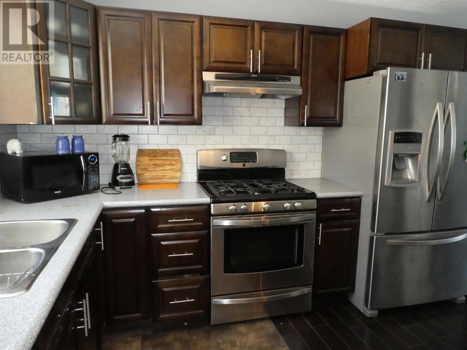 423 Birch CRES - 7