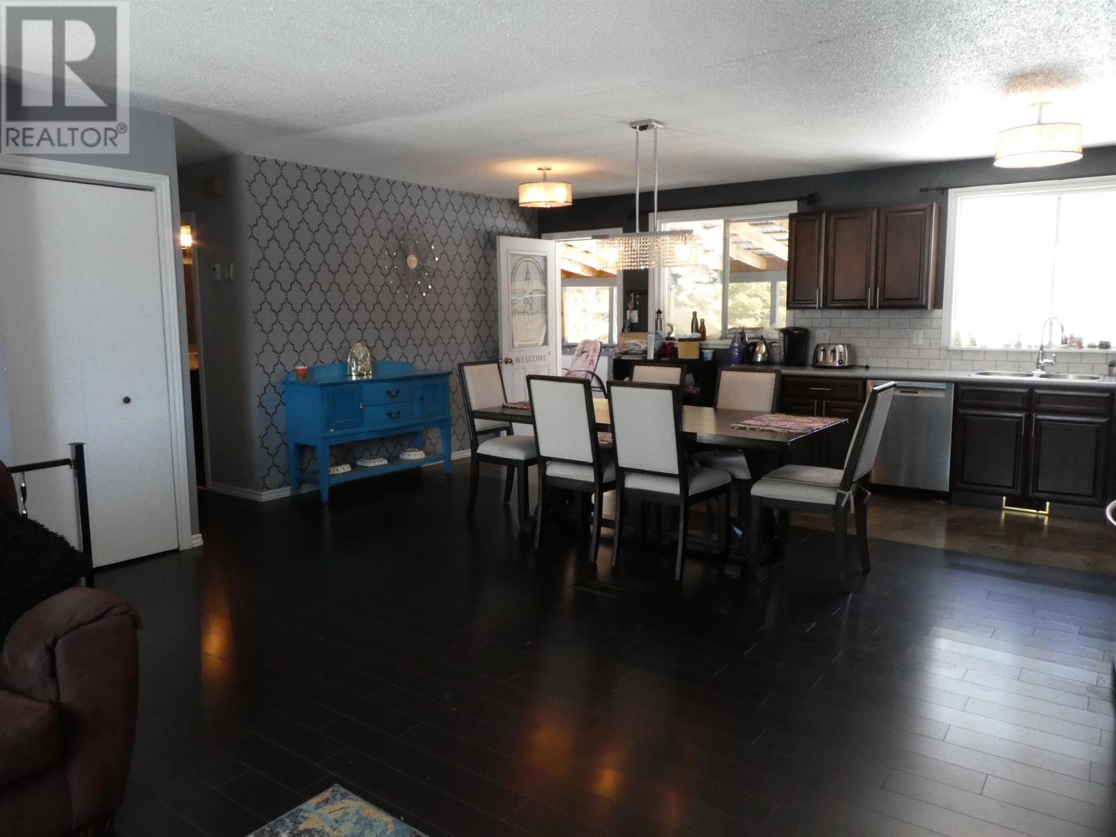 423 Birch CRES - 12