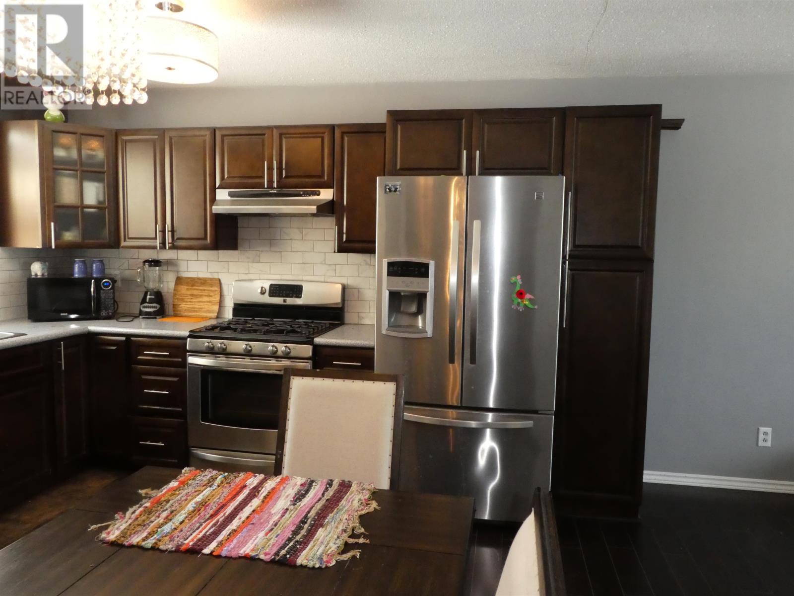 423 Birch CRES - 6