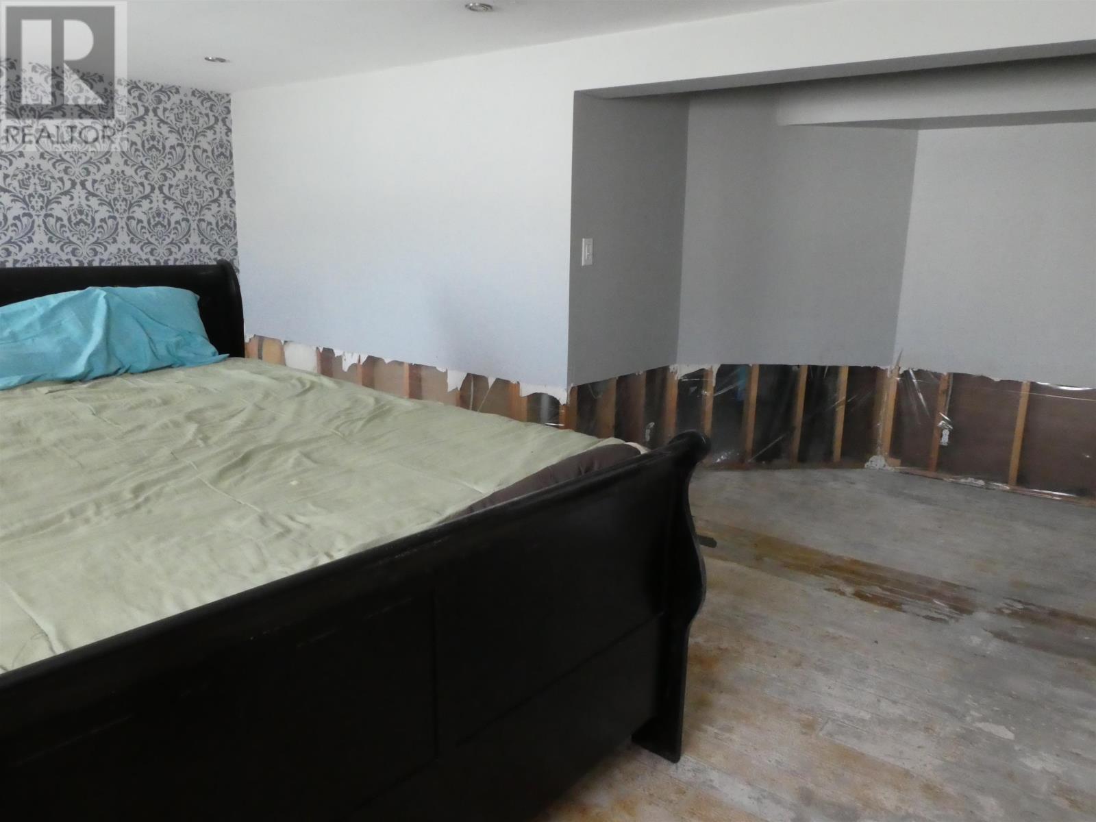 423 Birch CRES - 27