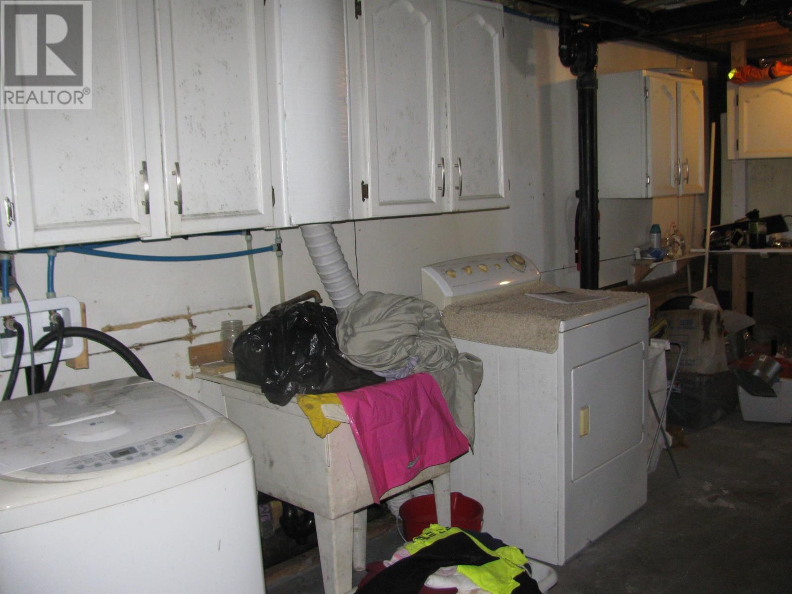 423 Birch CRES - 29