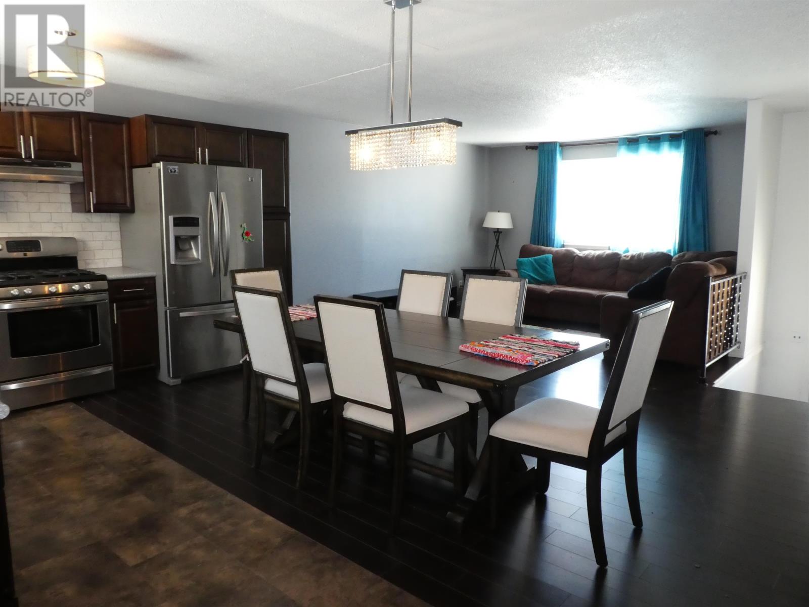 423 Birch CRES - 5