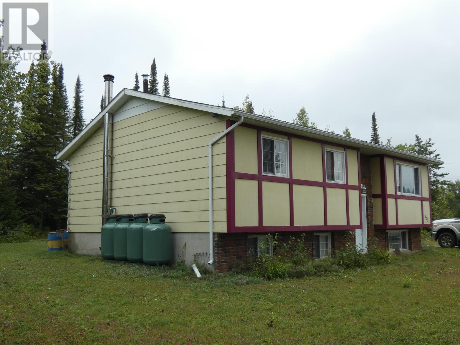 423 Birch CRES - 31
