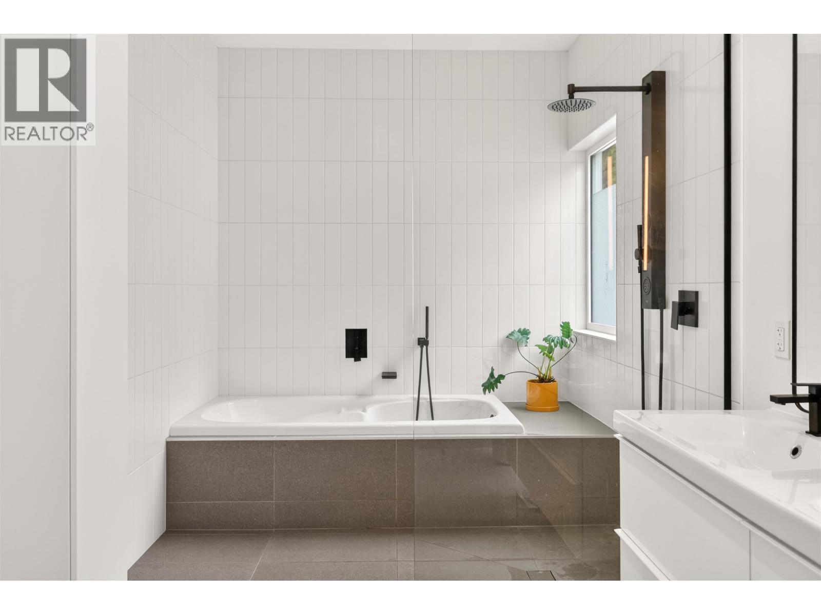 3477 SPRUCE ROAD, Roberts Creek