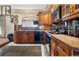 1317 Hochelaga Street W, Moose Jaw, SK S6H6C3 Photo 43
