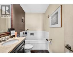 1317 Hochelaga Street W, Moose Jaw, SK S6H6C3 Photo 22