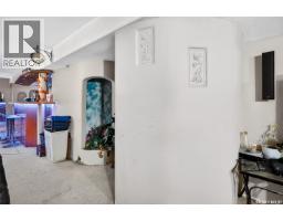 1317 Hochelaga Street W, Moose Jaw, SK S6H6C3 Photo 16