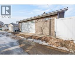 1317 Hochelaga Street W, Moose Jaw, SK S6H6C3 Photo 14