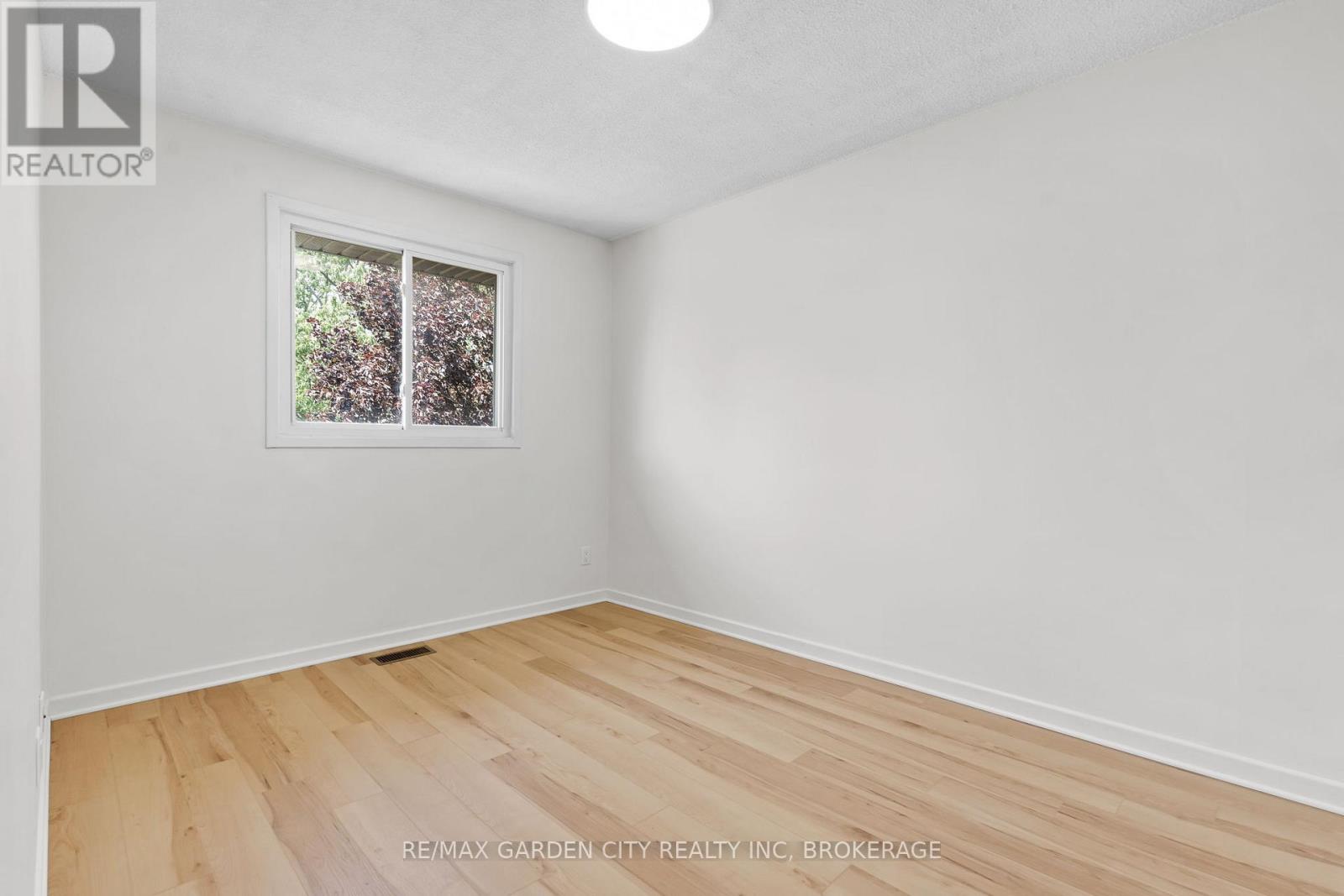 94 TUPPER DRIVE - 11
