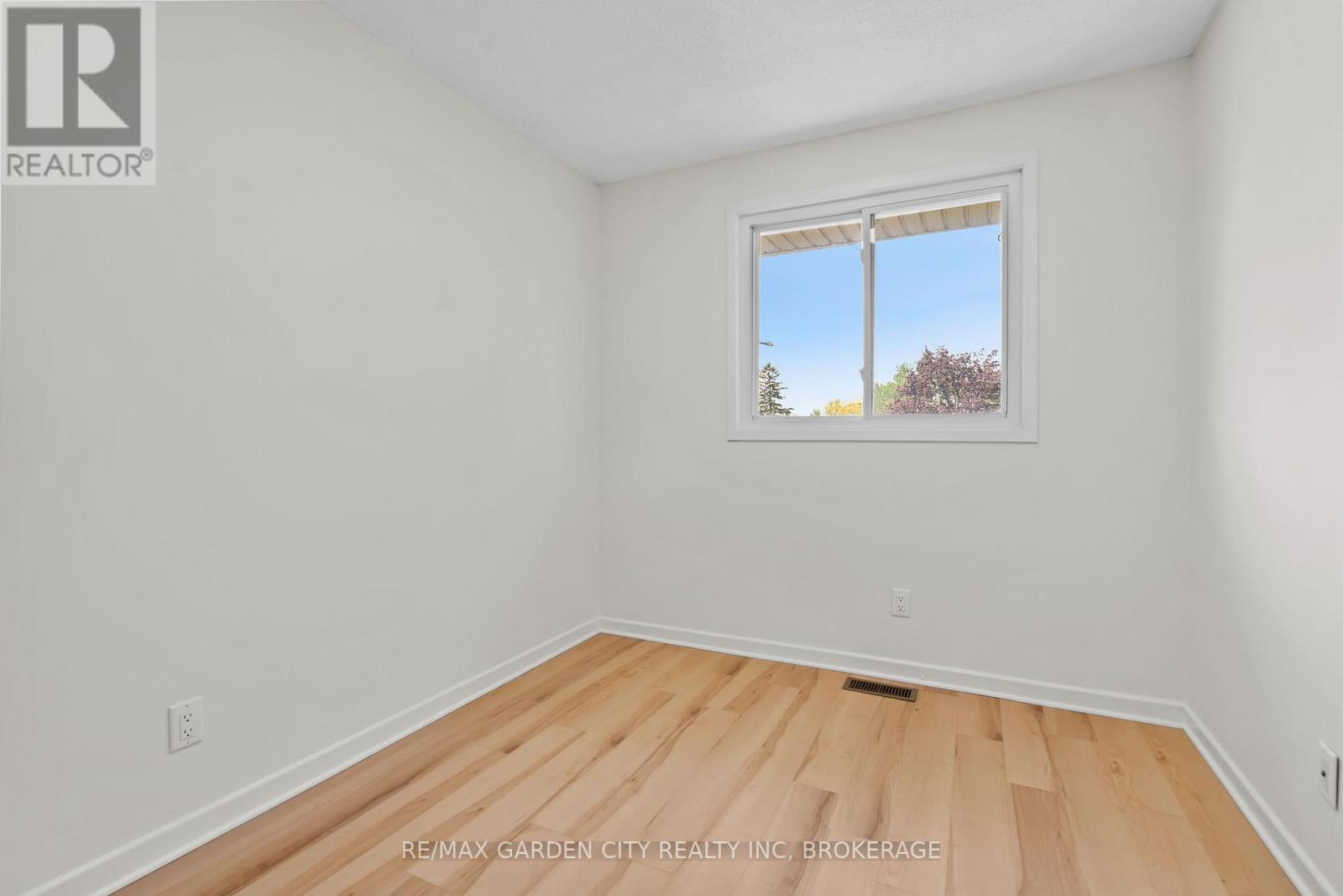 94 TUPPER DRIVE - 12