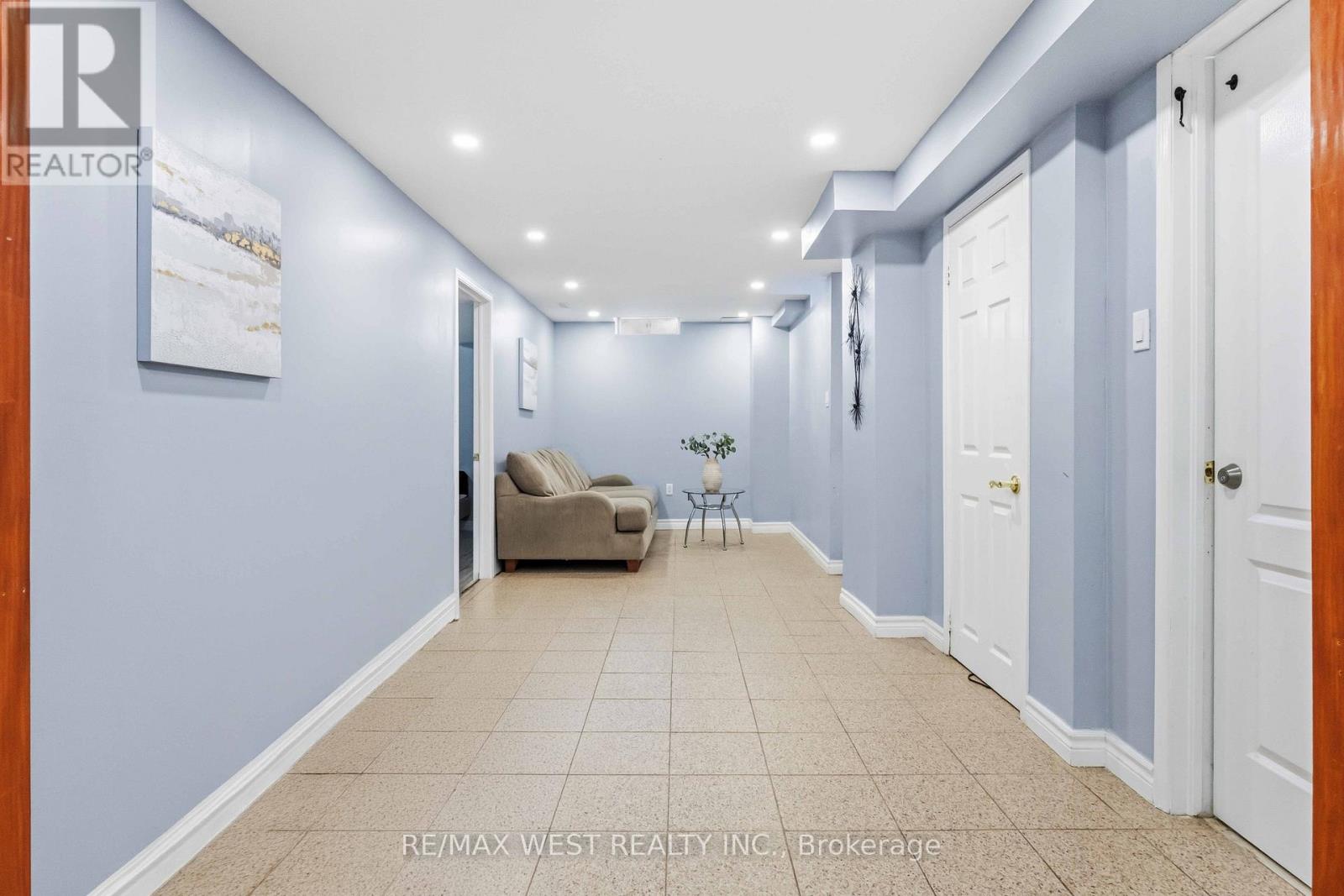 23 GLORIA CRESCENT - 41