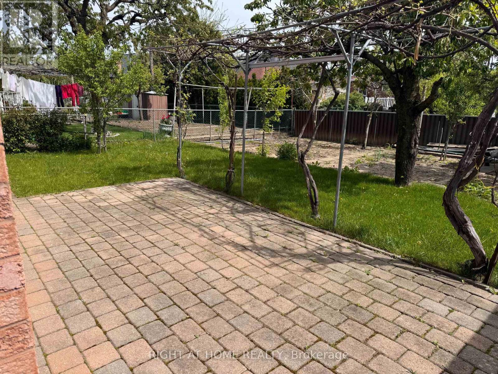 459 MAPLE LEAF DRIVE - 23