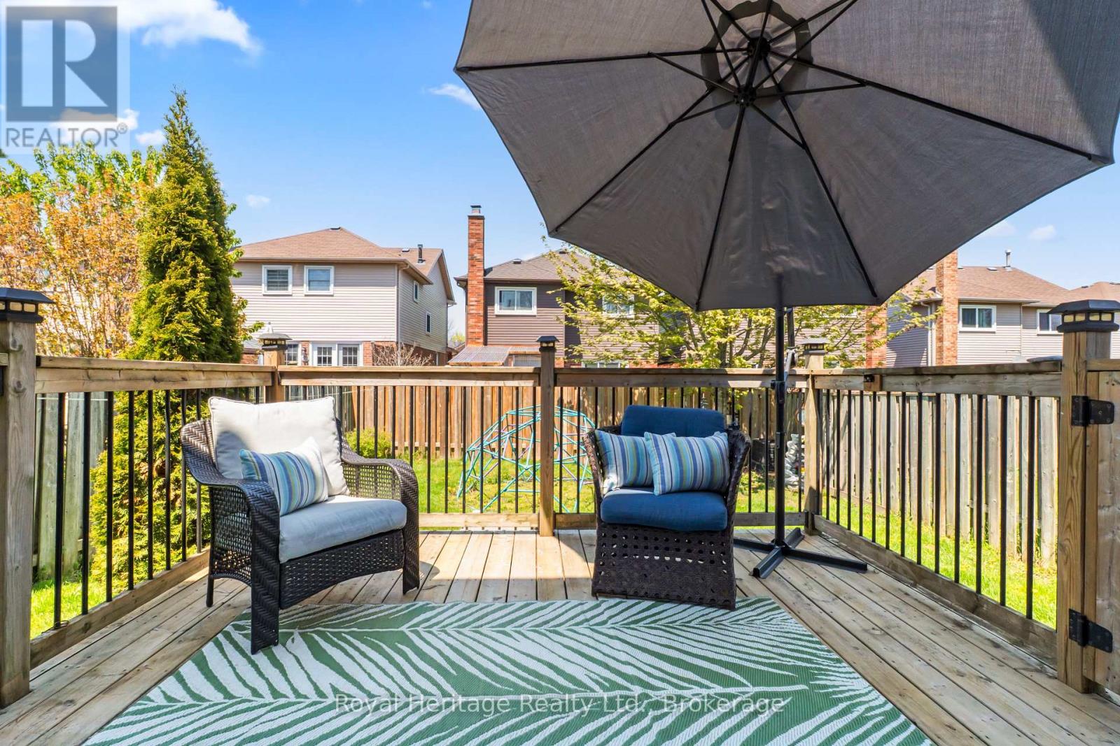 32 HEWITT CRESCENT - 29