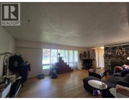 Primary Bedroom - 777 Mclean Street, Quesnel, BC V2J2P8 Photo 6
