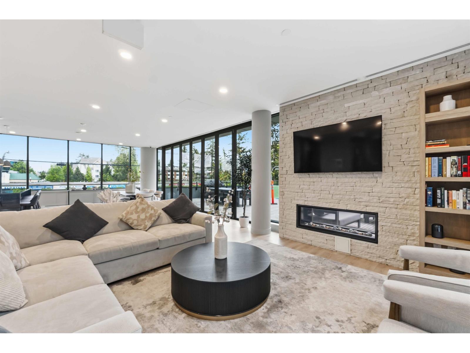 2406 1588 JOHNSTON ROAD, Surrey