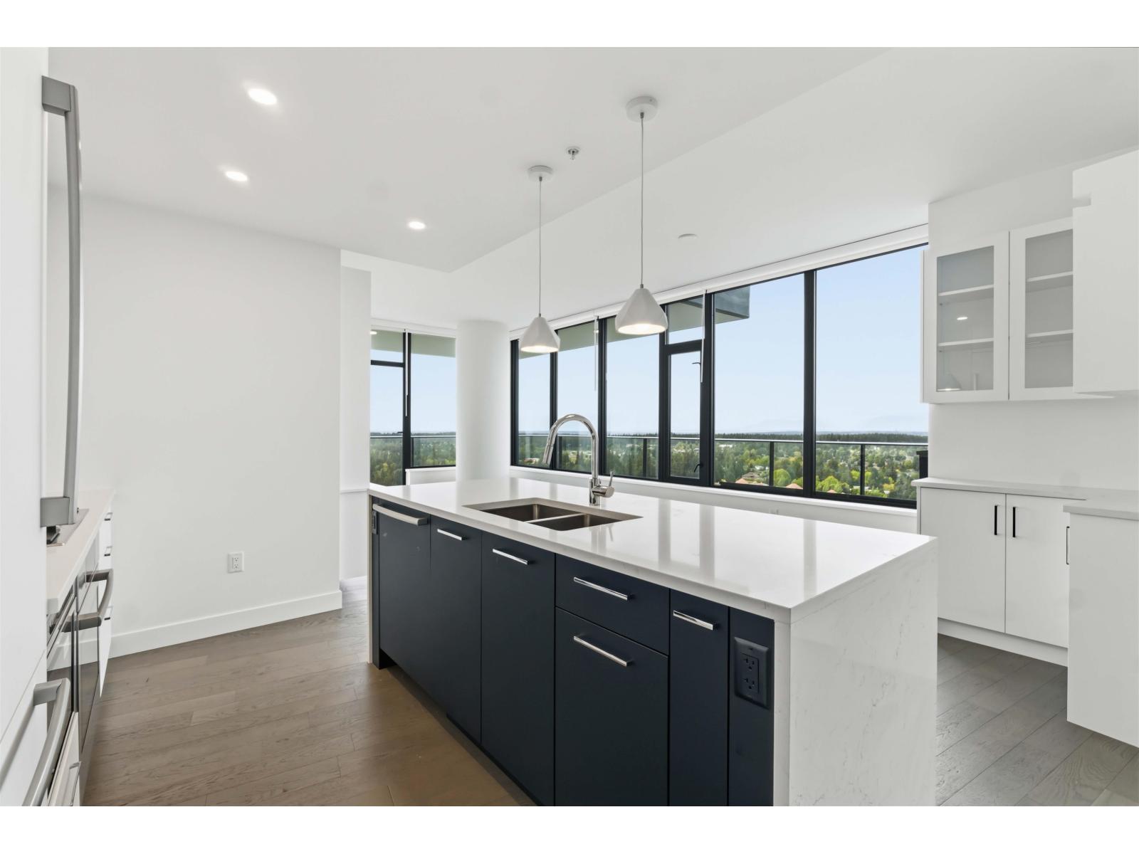 2406 1588 JOHNSTON ROAD, Surrey