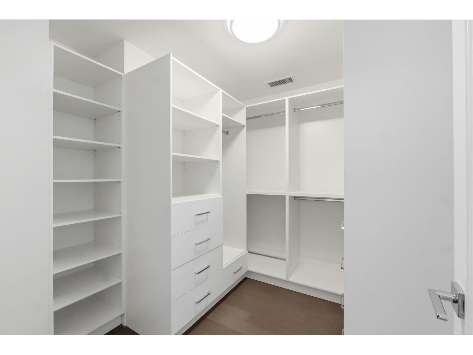2406 1588 JOHNSTON ROAD, Surrey