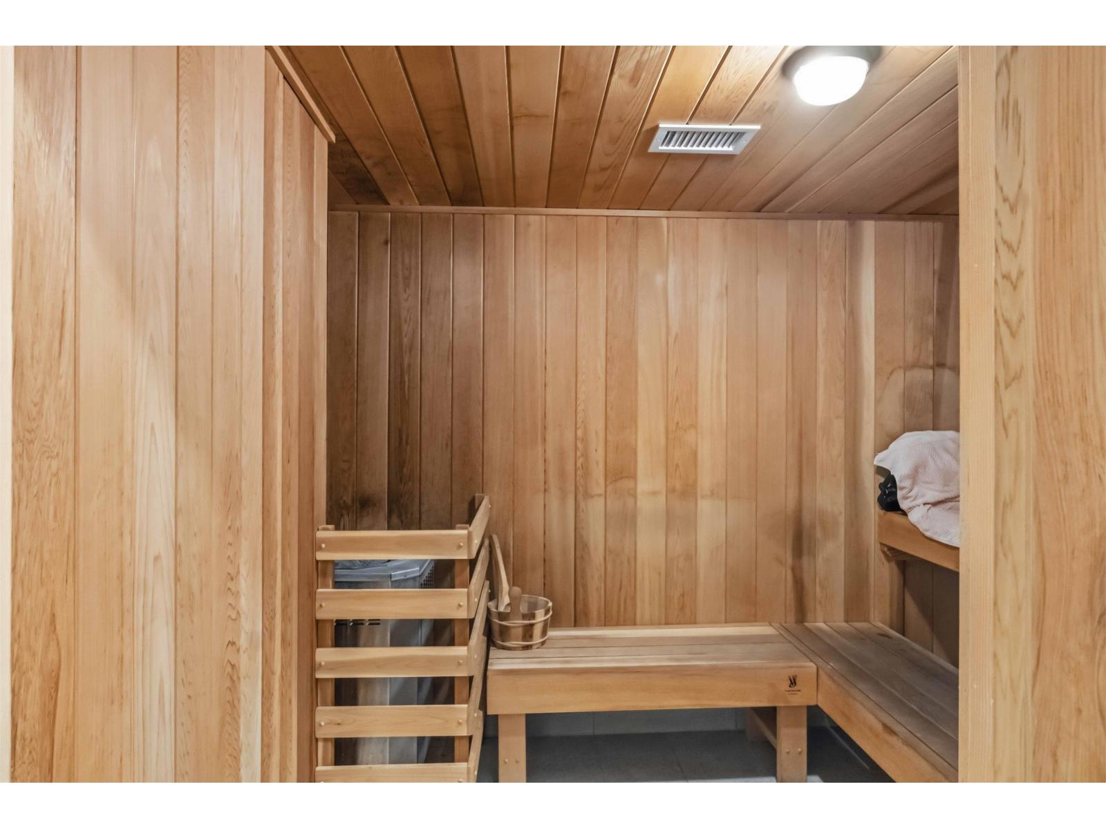 2406 1588 JOHNSTON ROAD, Surrey