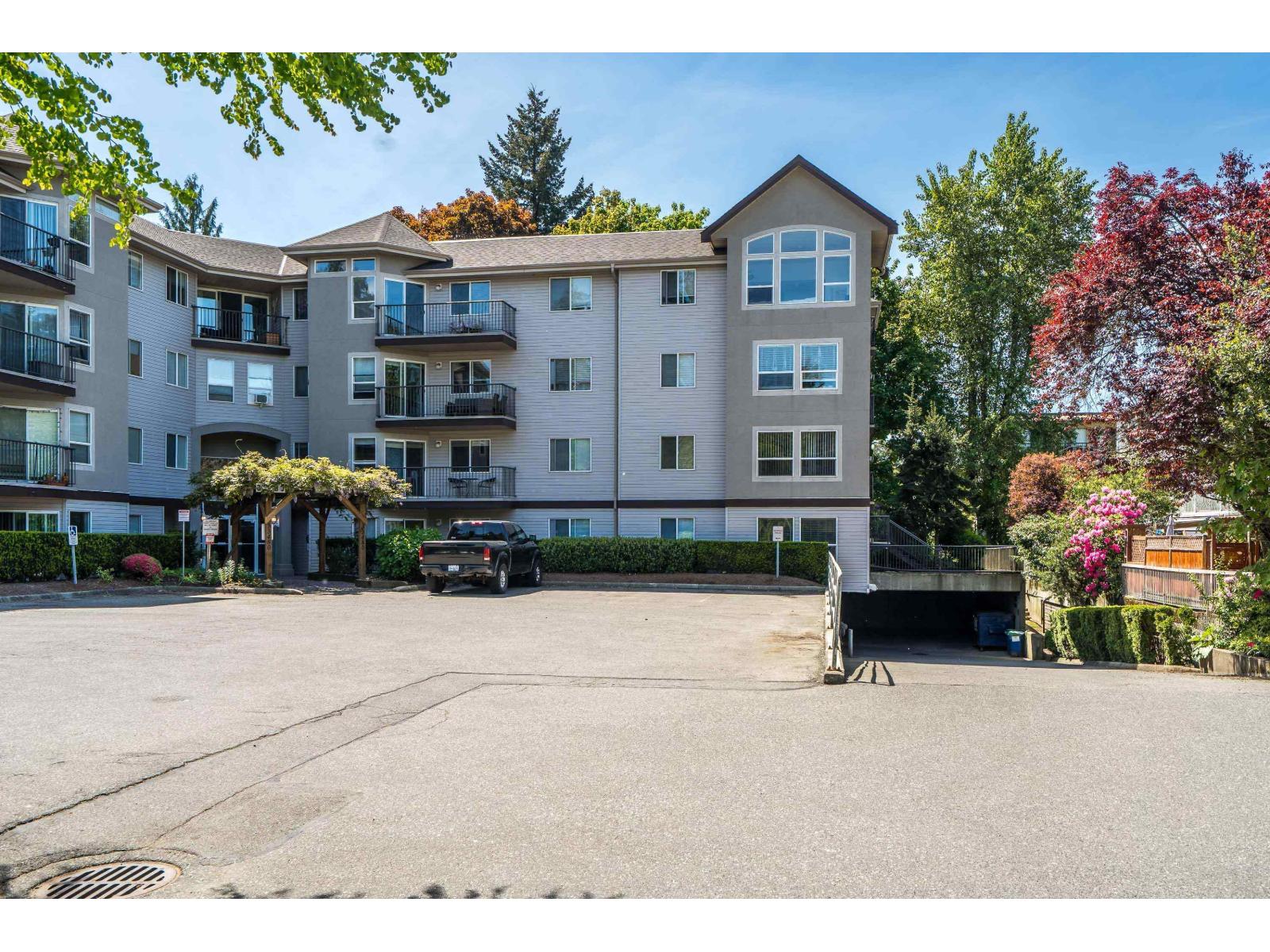 209 33480 GEORGE FERGUSON Way - main photo