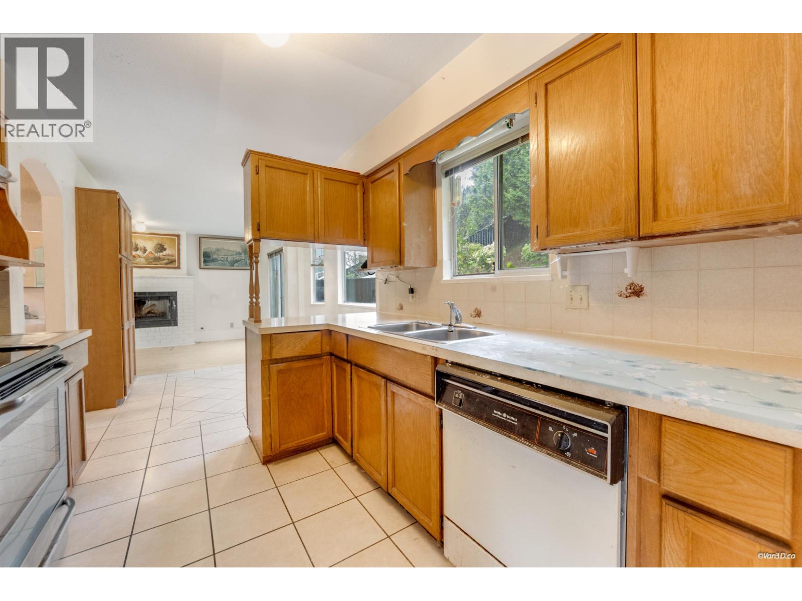 3178 LEEWARD COURT, Coquitlam