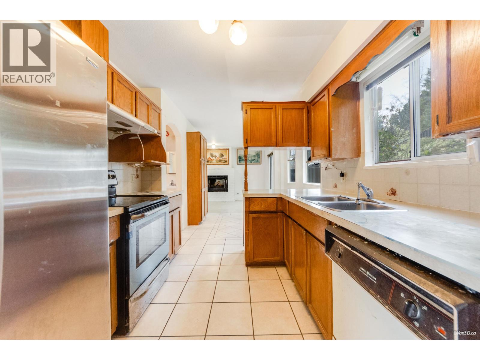 3178 LEEWARD COURT, Coquitlam
