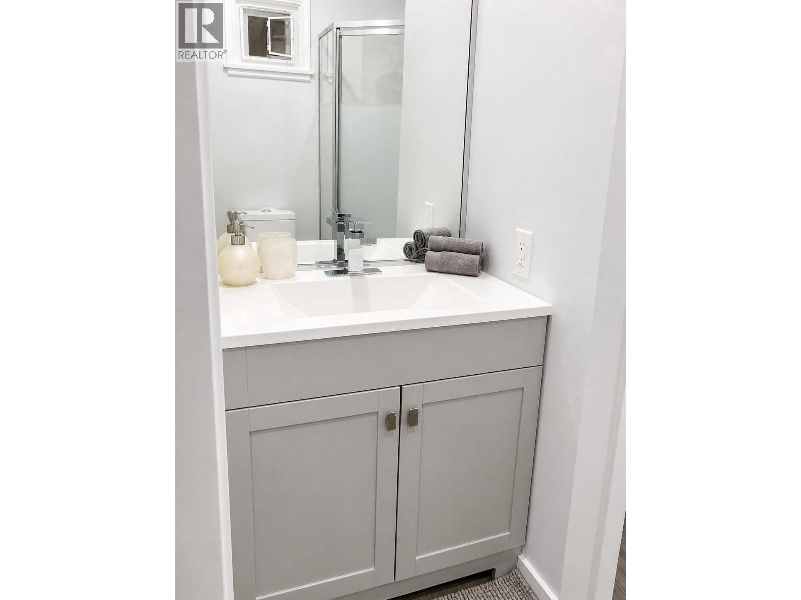 1128 RIDGEWOOD DRIVE, North Vancouver