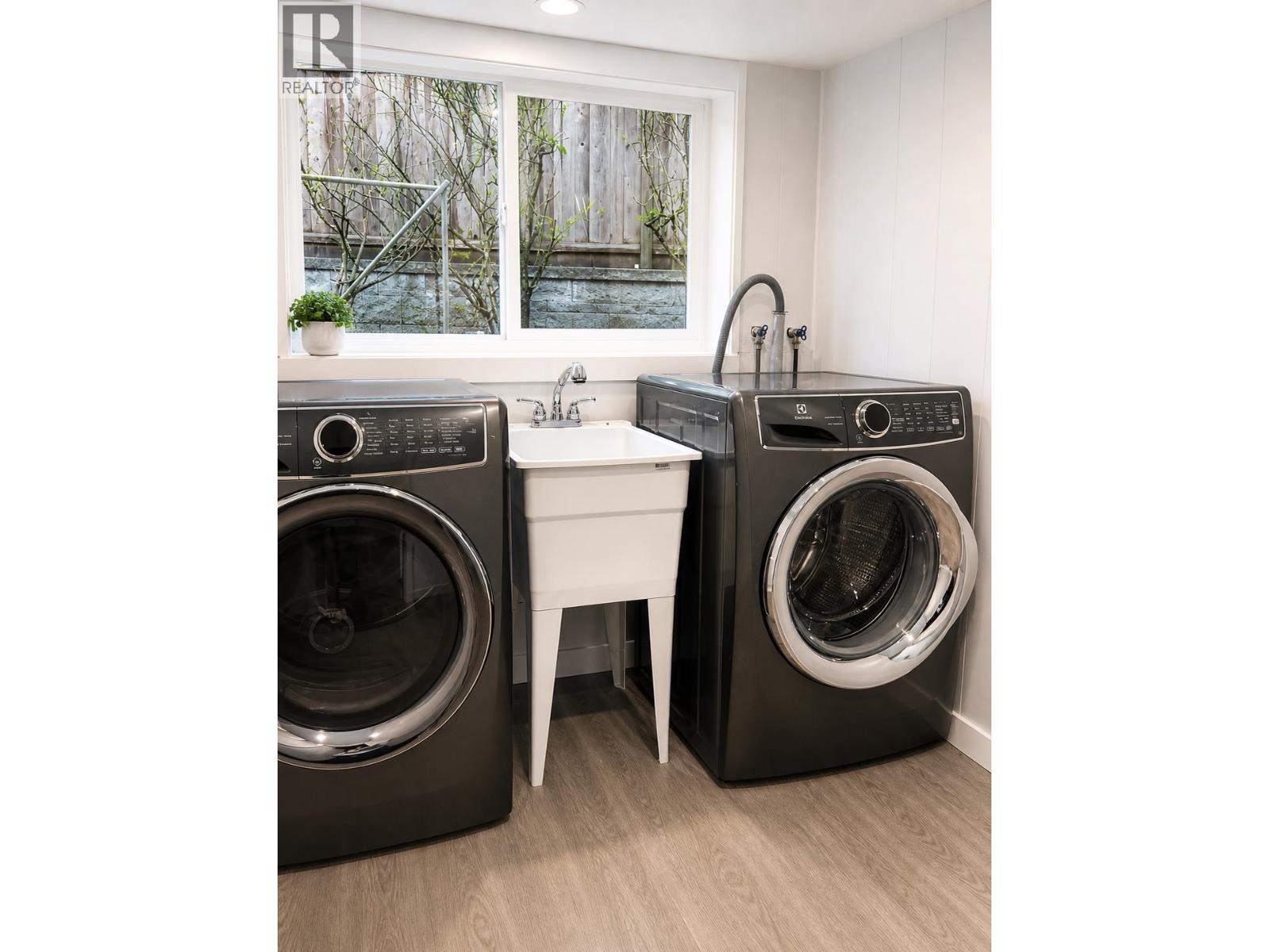 1128 RIDGEWOOD DRIVE, North Vancouver