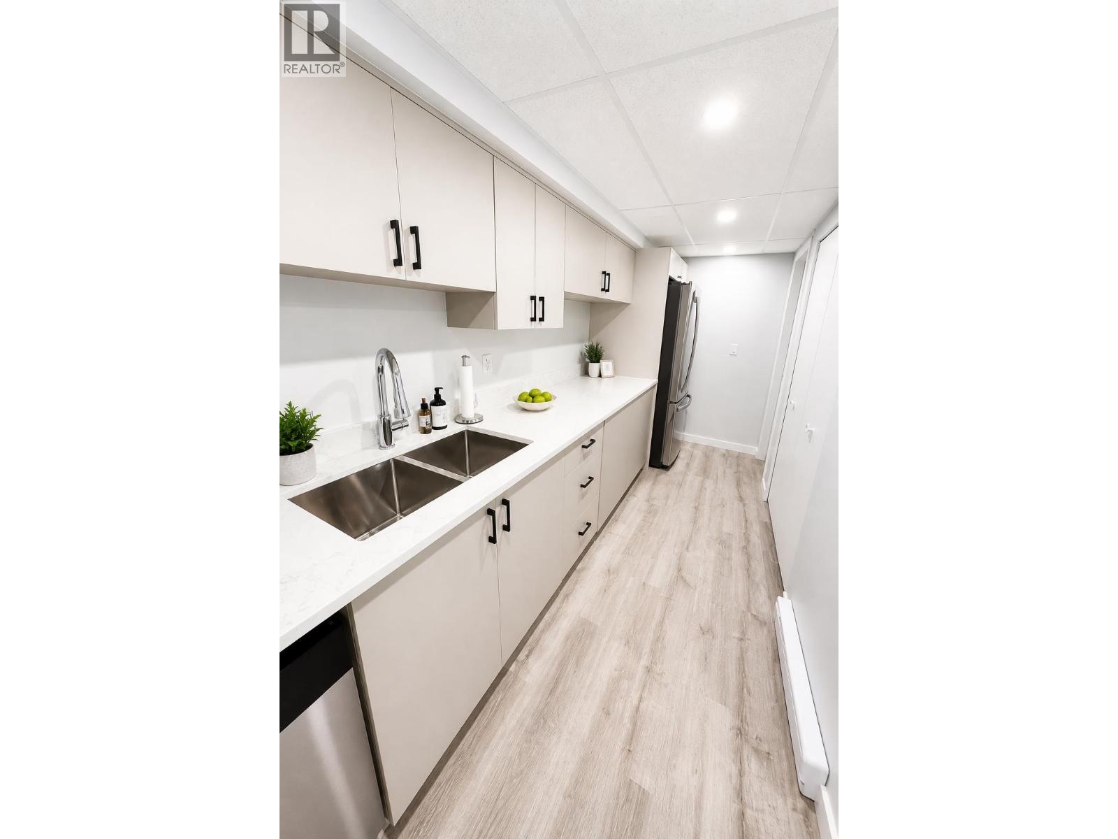 1128 RIDGEWOOD DRIVE, North Vancouver