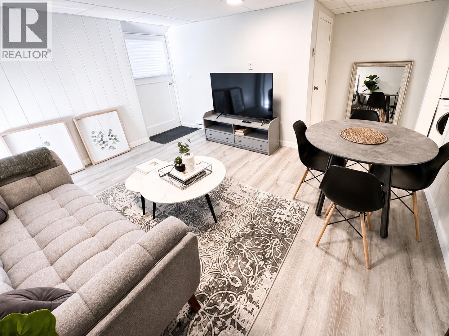 1128 RIDGEWOOD DRIVE, North Vancouver