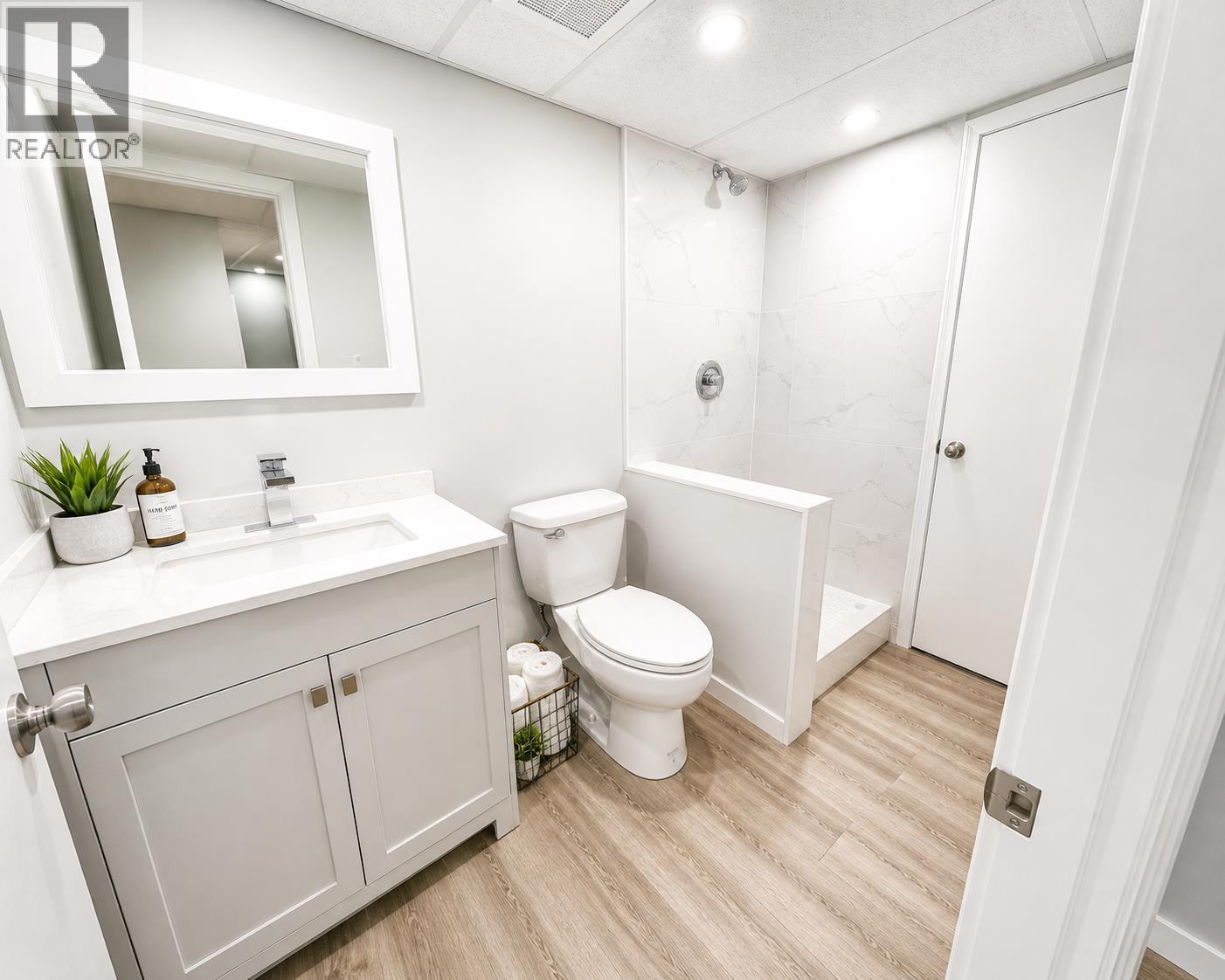 1128 RIDGEWOOD DRIVE, North Vancouver