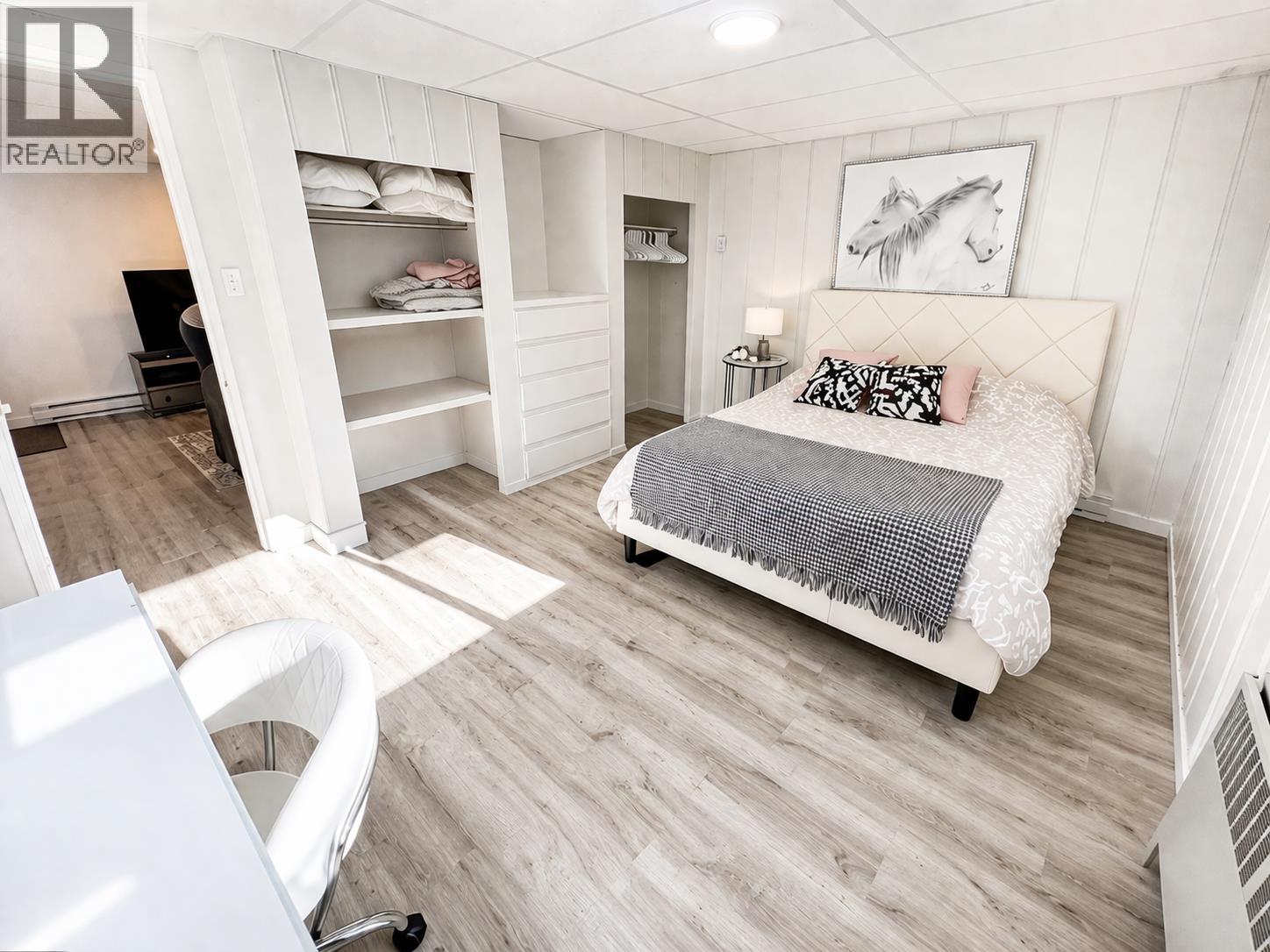 1128 RIDGEWOOD DRIVE, North Vancouver