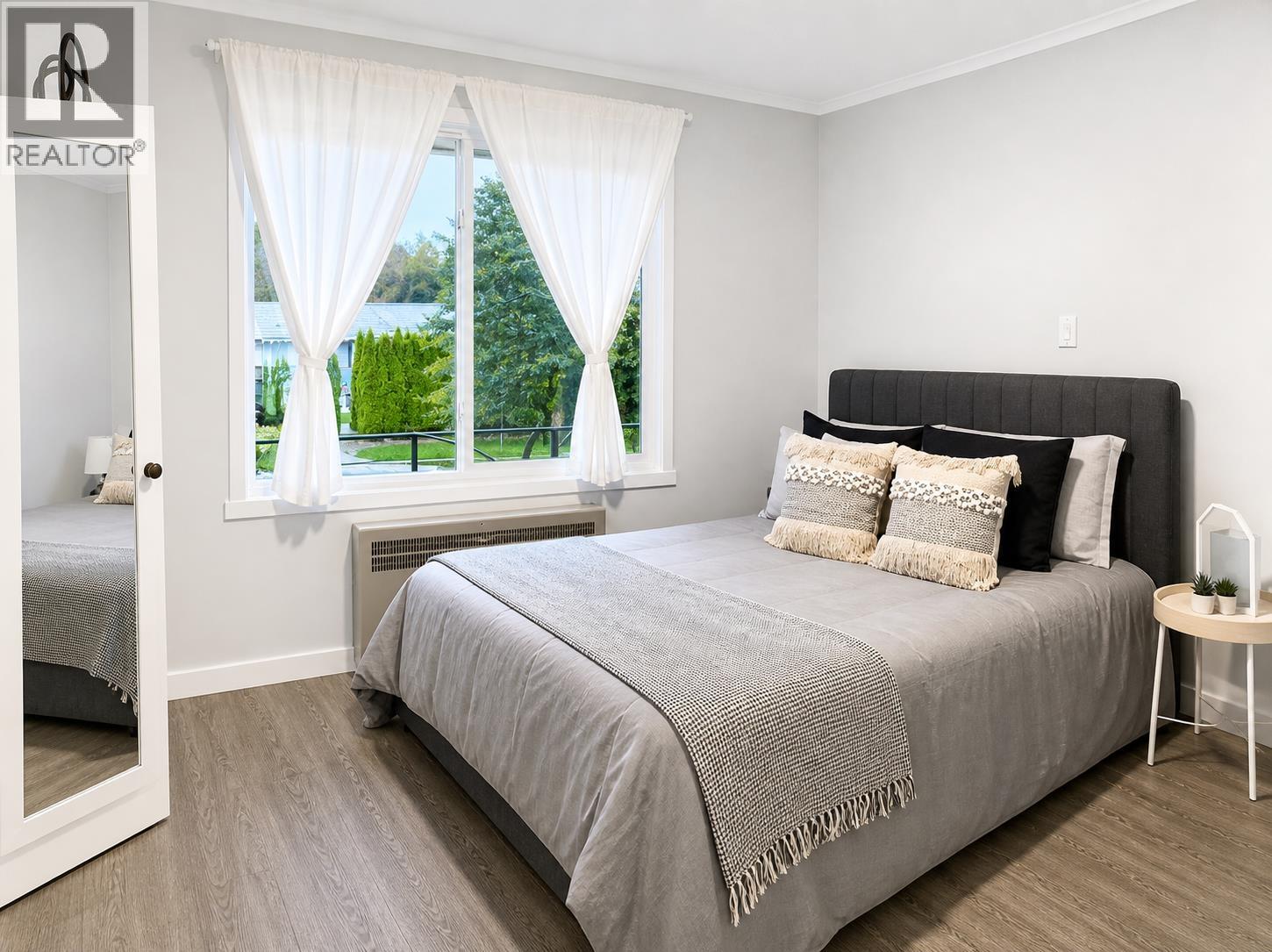 1128 RIDGEWOOD DRIVE, North Vancouver
