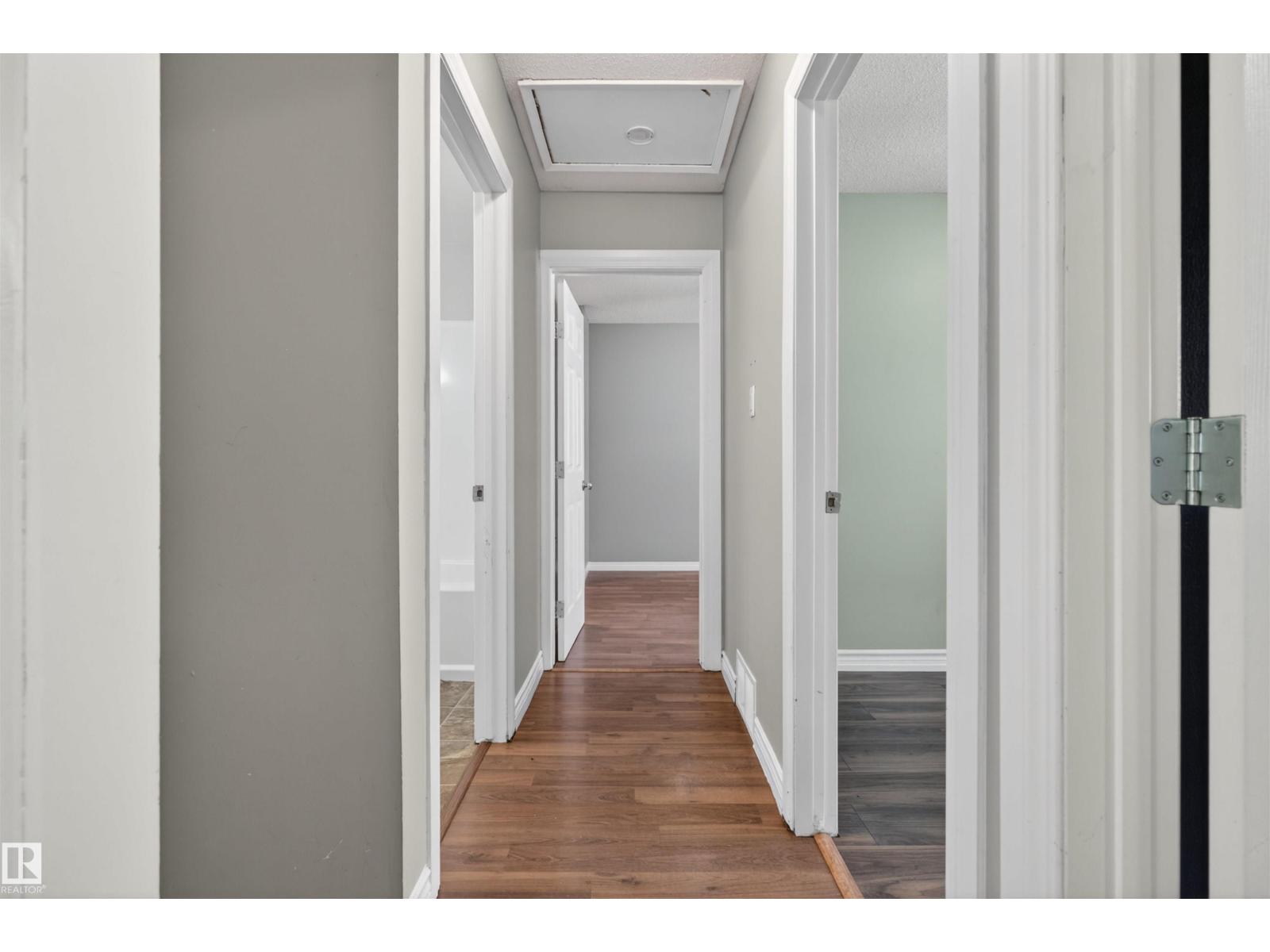 #8 14105 82 ST NW - 11