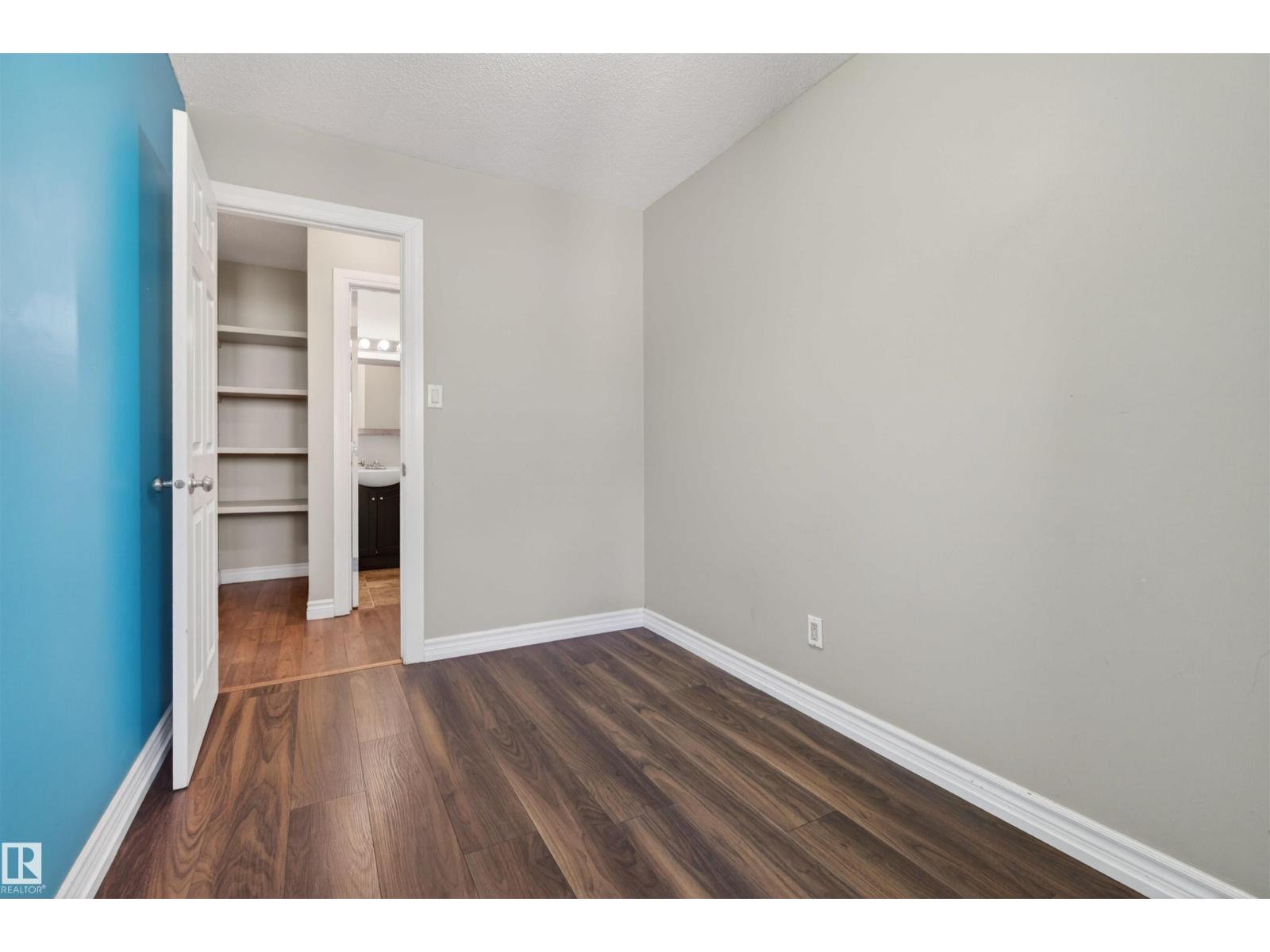 #8 14105 82 ST NW - 15